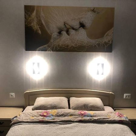 Apartments Апартамент Рабочая 81, Кирова Kirova Dnipro Ngoại thất bức ảnh