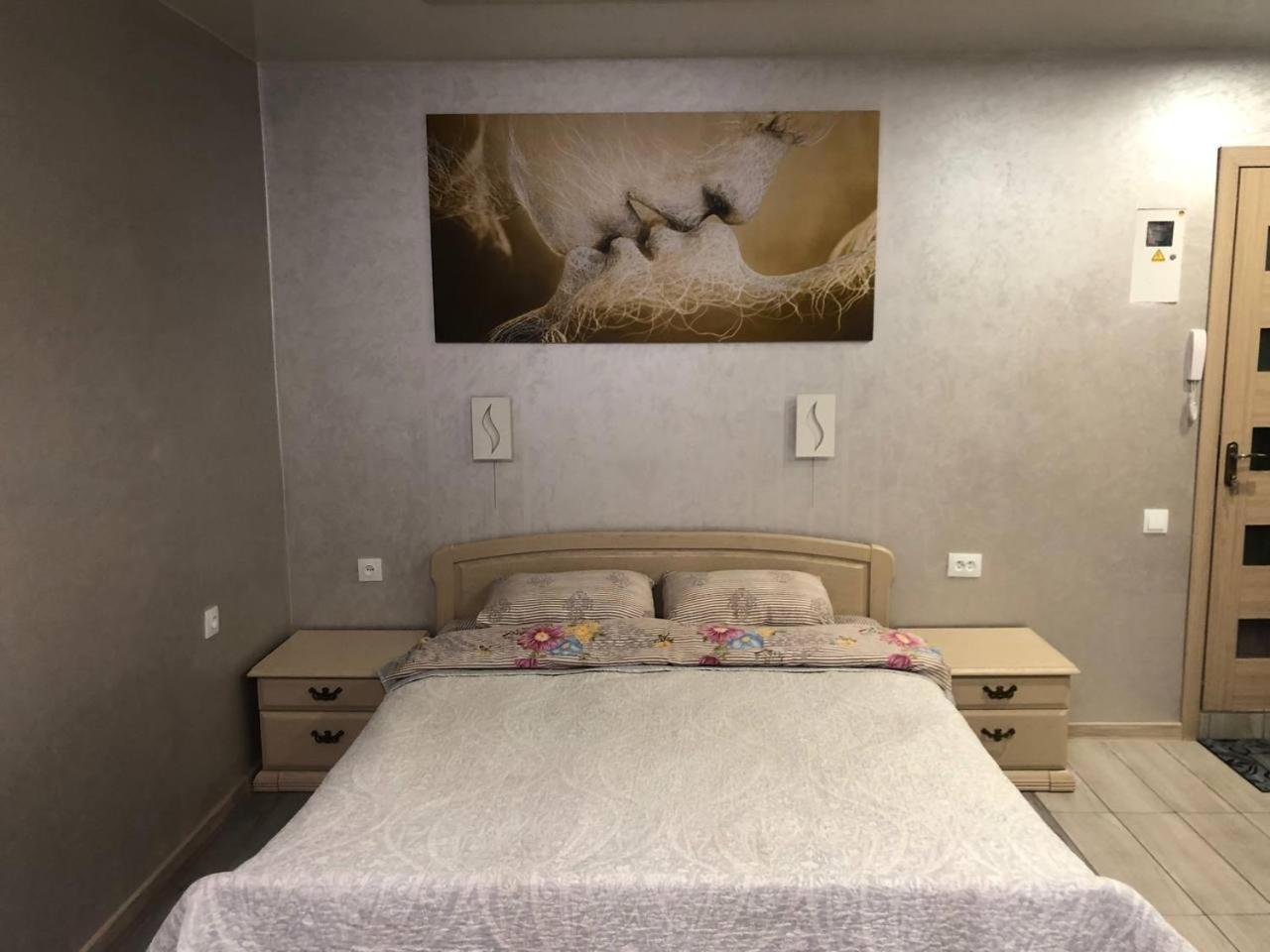 Apartments Апартамент Рабочая 81, Кирова Kirova Dnipro Ngoại thất bức ảnh